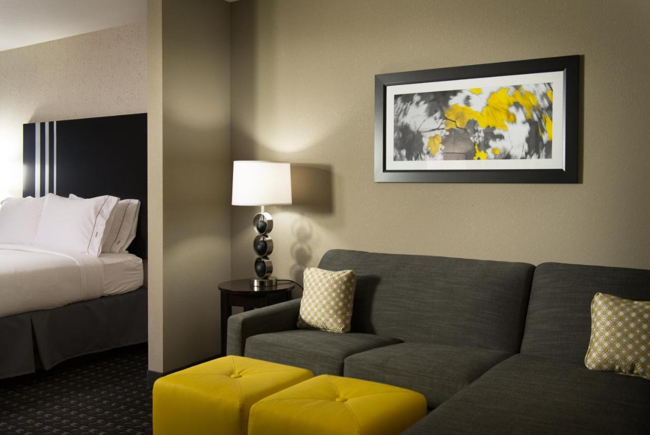 Holiday Inn Express And Suites Madison Central By Ihg Ngoại thất bức ảnh