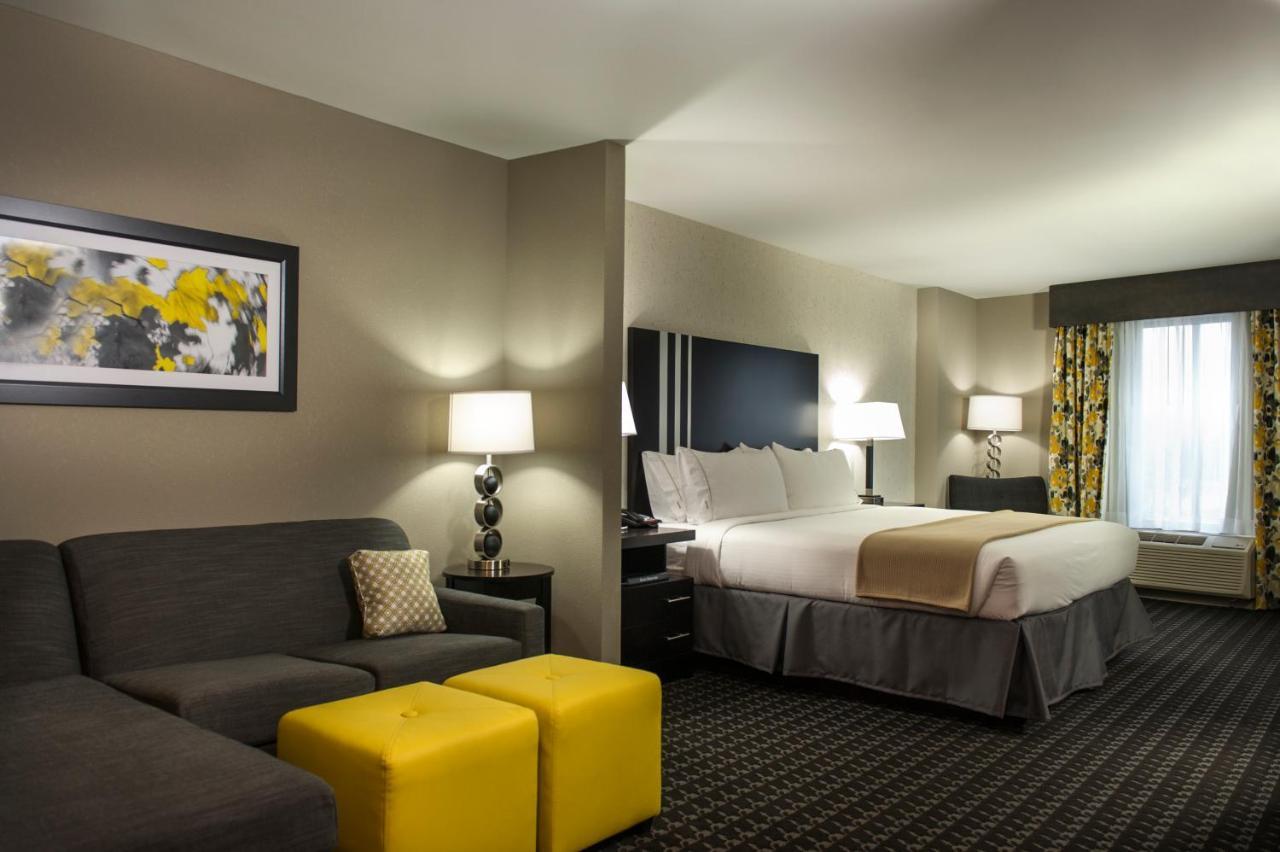 Holiday Inn Express And Suites Madison Central By Ihg Ngoại thất bức ảnh