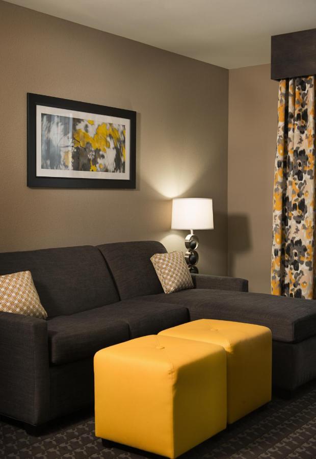 Holiday Inn Express And Suites Madison Central By Ihg Ngoại thất bức ảnh